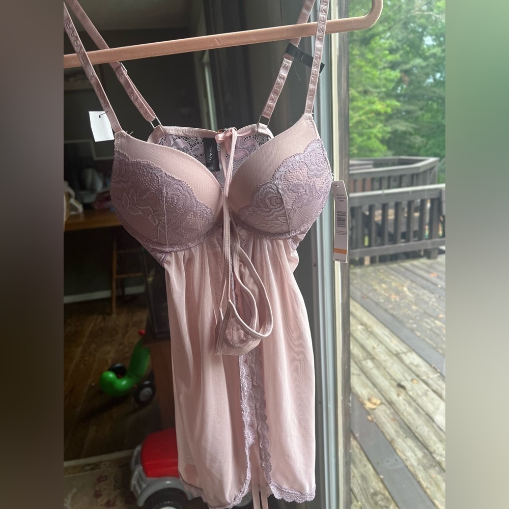 TAHARI Intimates burnished
Lilac/Nirvana Ultra 2 Piece Set
BabyDoll & G-String